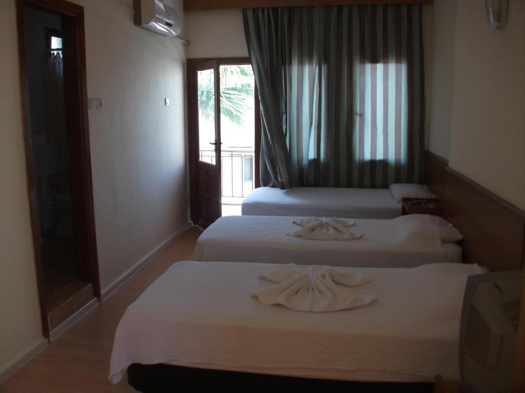 Tug Hotel Kusadası Exterior foto